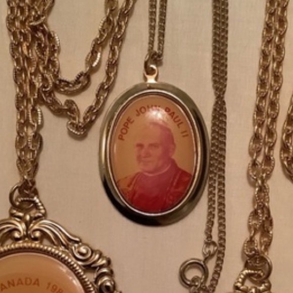 New vintage Pope John Paul II Memorabilia 1984 - Picture 2 of 9